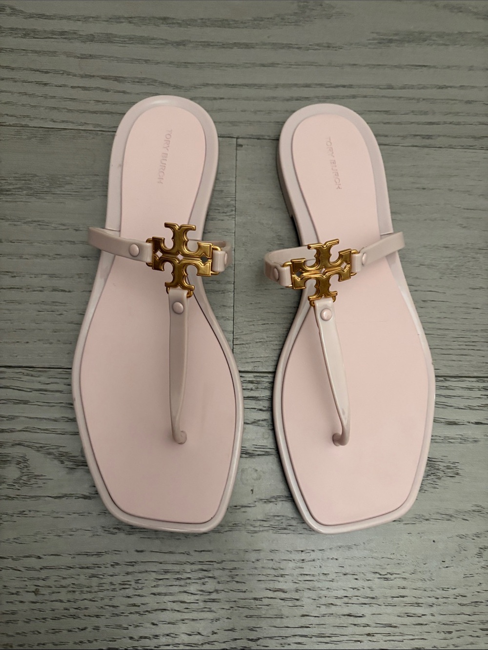 Tory Burch Roxanne Jelly Blush Pink Logo Thong Sandals with Gold Emblem 10